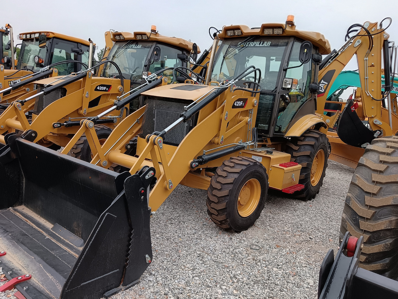 CATERPILLAR 420FⅡ CAT - Ровокопач: слика 1 CATERPILLAR 420FⅡ CAT - Ровокопач: слика 1