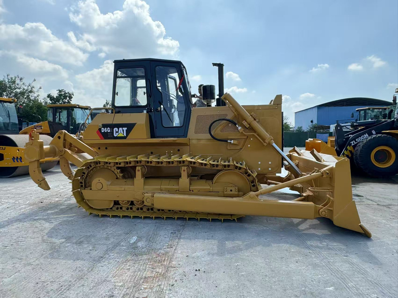 CATERPILLAR D6G CAT D7G D6R D5 D8R D8T - Булдожер: слика 3 CATERPILLAR D6G CAT D7G D6R D5 D8R D8T - Булдожер: слика 3