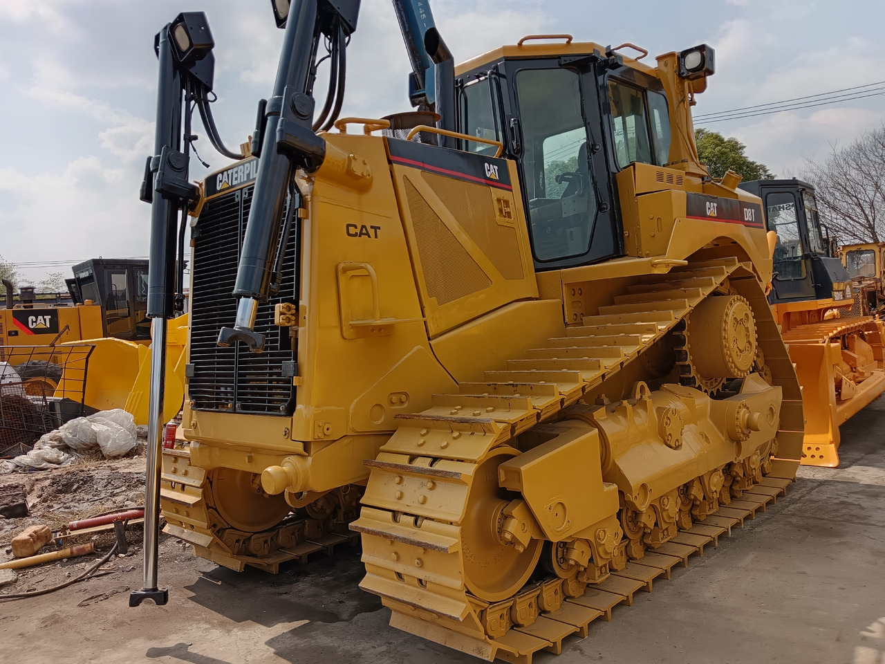 Булдожер CATERPILLAR D8T CAT D 8 T: слика 1