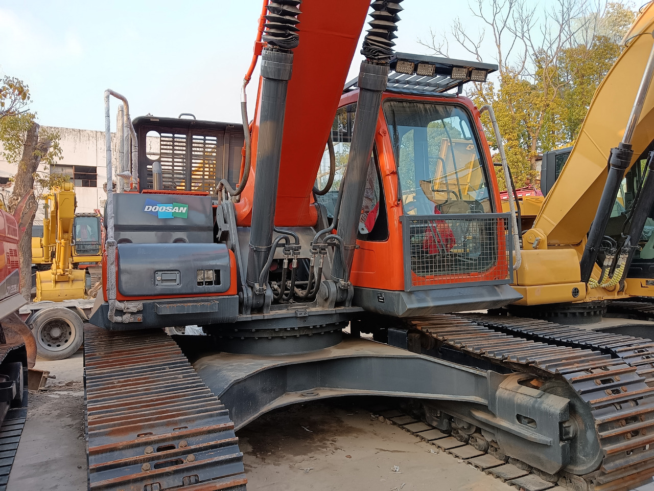 DOOSAN DX 340 LC - 9 C DX340 LCA - Багер гасеничар: слика 1 DOOSAN DX 340 LC - 9 C DX340 LCA - Багер гасеничар: слика 1