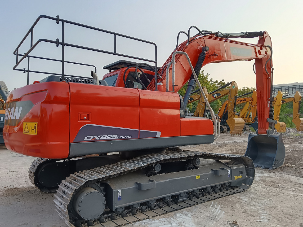 DOOSAN DX225 LC - 9C DX225LCA - Багер гасеничар: слика 1 DOOSAN DX225 LC - 9C DX225LCA - Багер гасеничар: слика 1