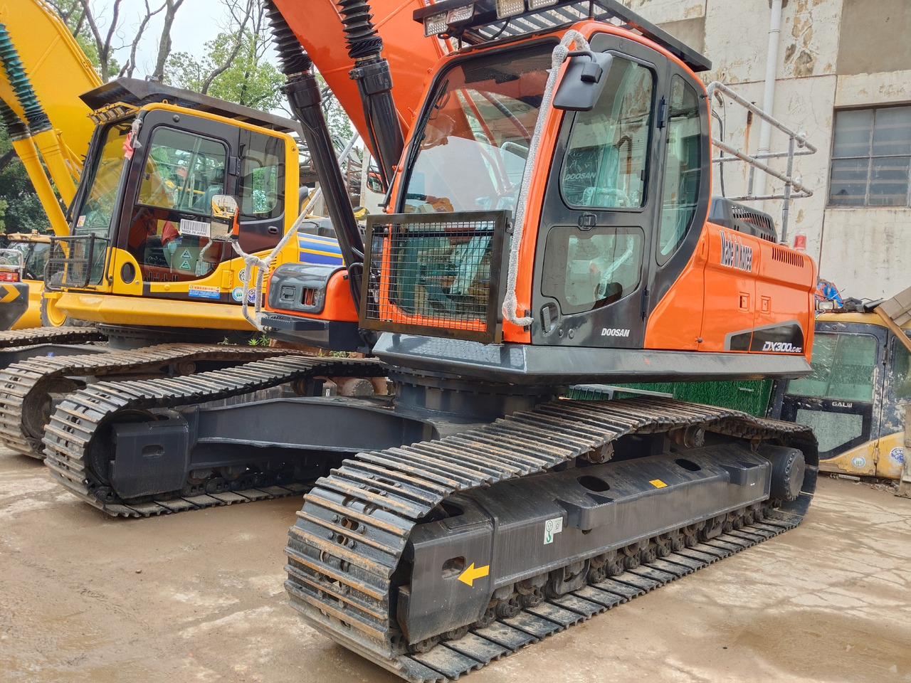 DOOSAN DX300LC-9C DX300 LCA DX340 DX225 - Багер гасеничар: слика 1 DOOSAN DX300LC-9C DX300 LCA DX340 DX225 - Багер гасеничар: слика 1