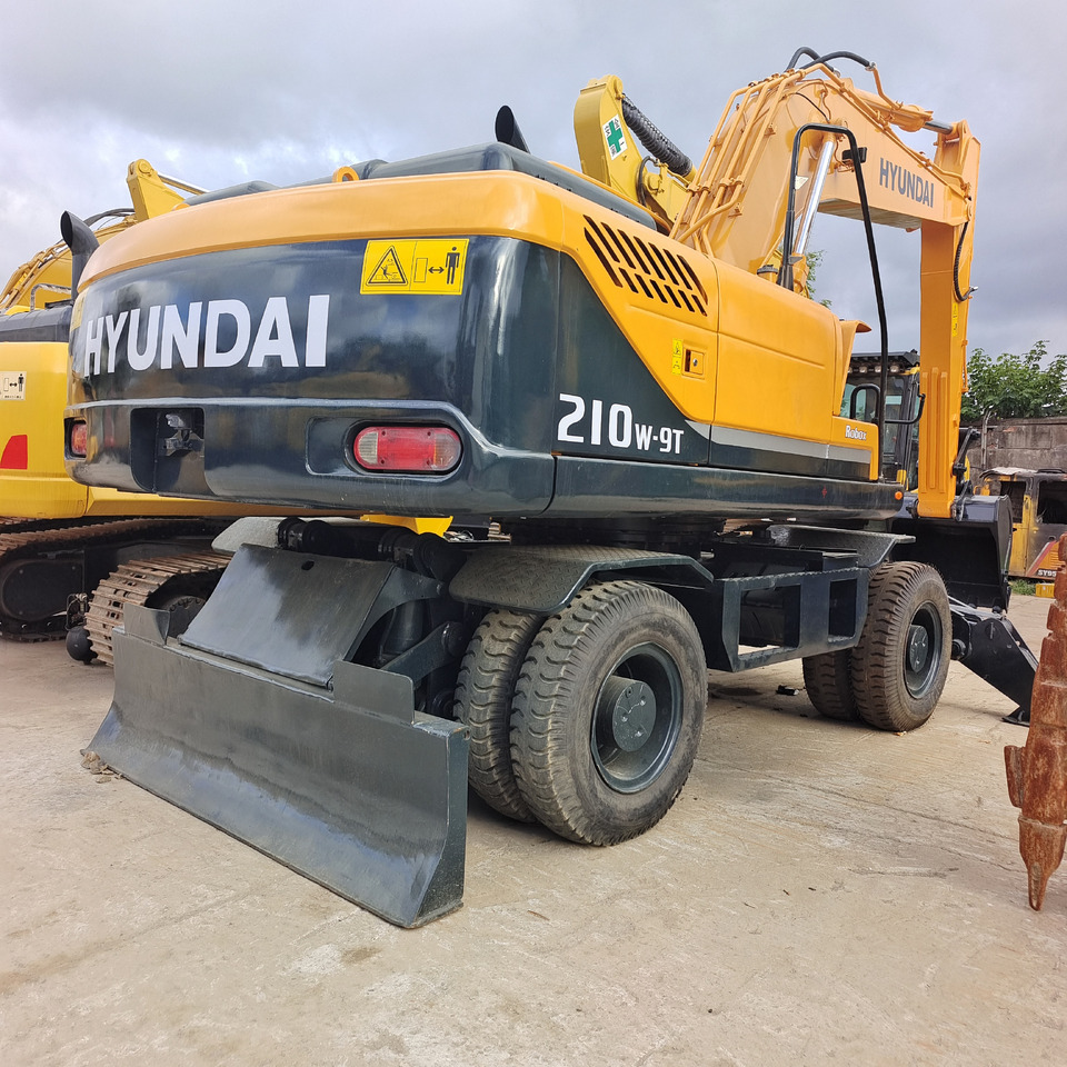 HYUNDAI 210w-9t ROBEX 210W - 9T 210W-9S - Багер на тркала: слика 2 HYUNDAI 210w-9t ROBEX 210W - 9T 210W-9S - Багер на тркала: слика 2