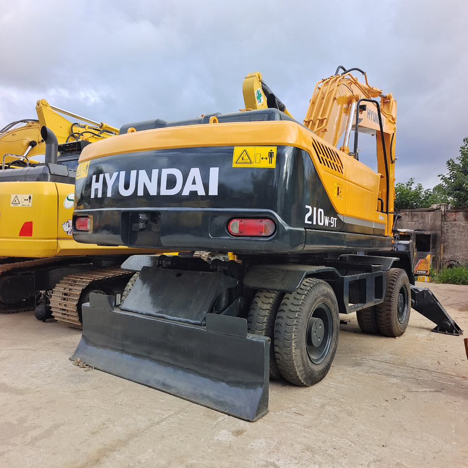 HYUNDAI 210w-9t ROBEX 210W - 9T 210W-9S - Багер на тркала: слика 1 HYUNDAI 210w-9t ROBEX 210W - 9T 210W-9S - Багер на тркала: слика 1