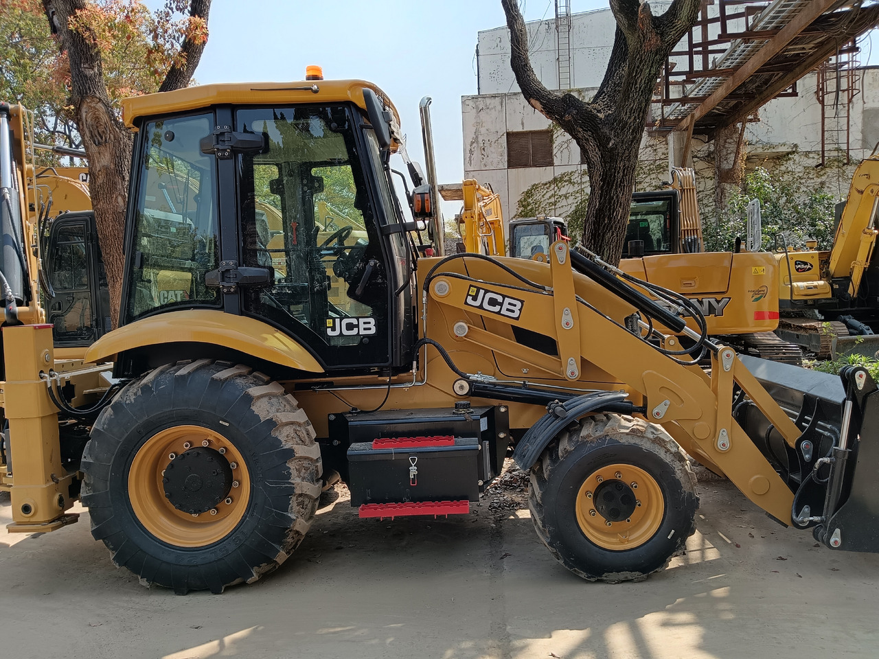 JCB 3CX 4CX 4*4 - Ровокопач: слика 3 JCB 3CX 4CX 4*4 - Ровокопач: слика 3
