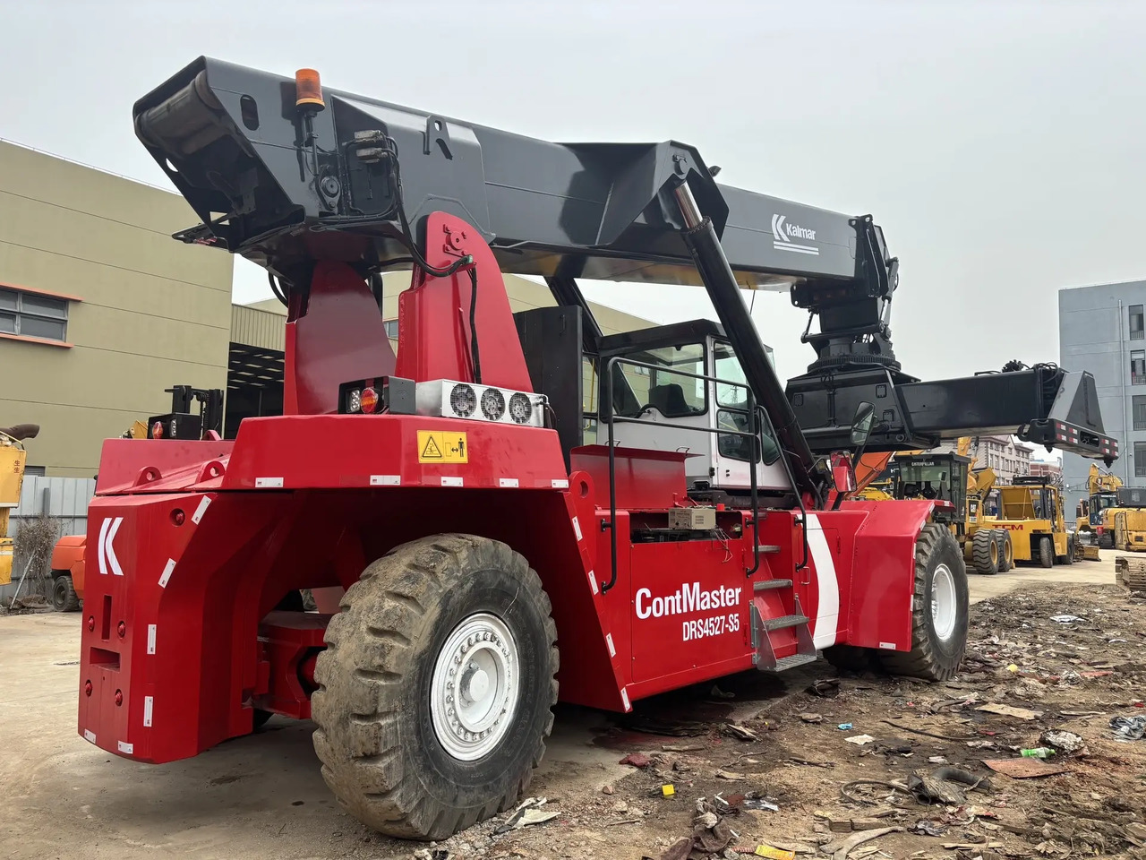 KALMAR DRS 4527 - S5 DRF450 DRT 450 45TON CONTAINER HANDLER - Сложувачки досегнувач: слика 1 KALMAR DRS 4527 - S5 DRF450 DRT 450 45TON CONTAINER HANDLER - Сложувачки досегнувач: слика 1