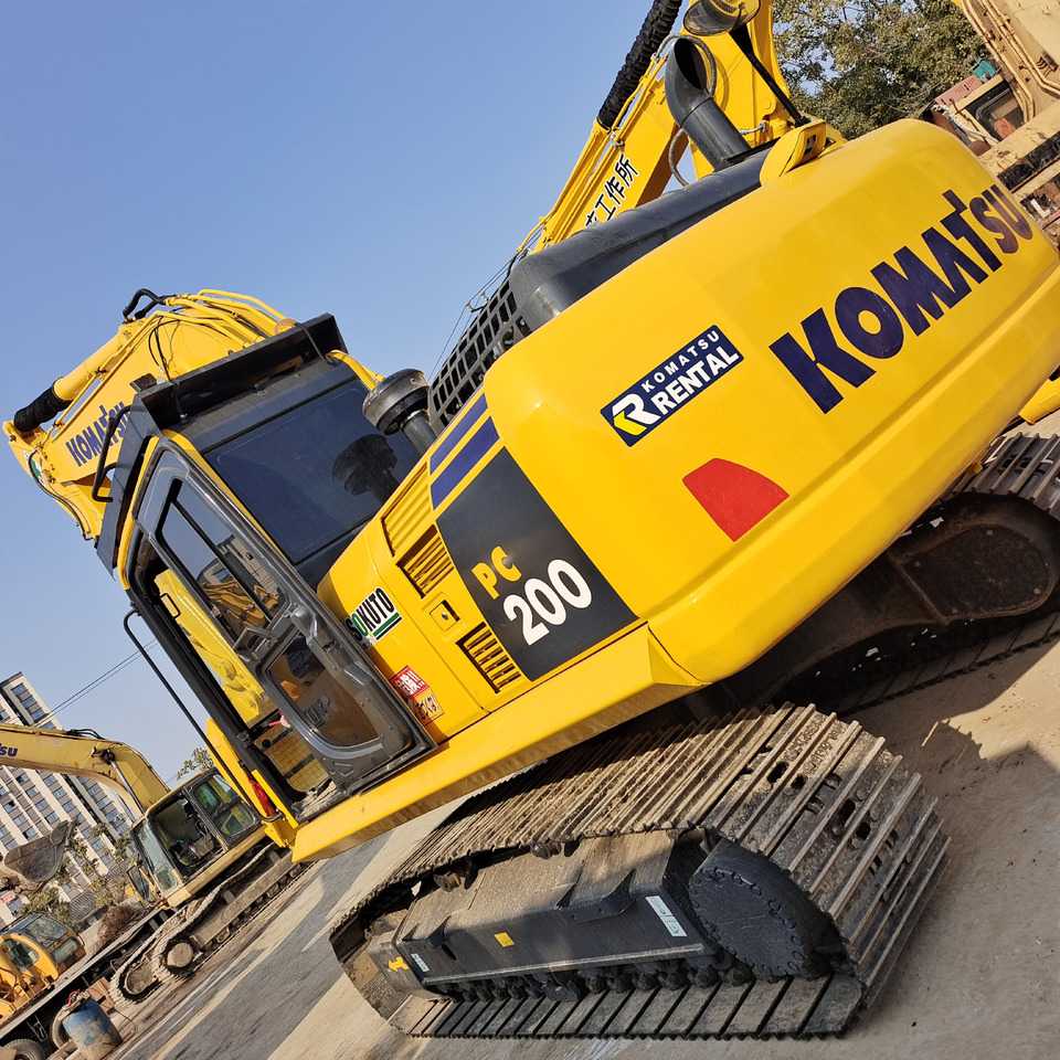 KOMATSU PC200-8 PC210 PC220 - Багер гасеничар: слика 1 KOMATSU PC200-8 PC210 PC220 - Багер гасеничар: слика 1