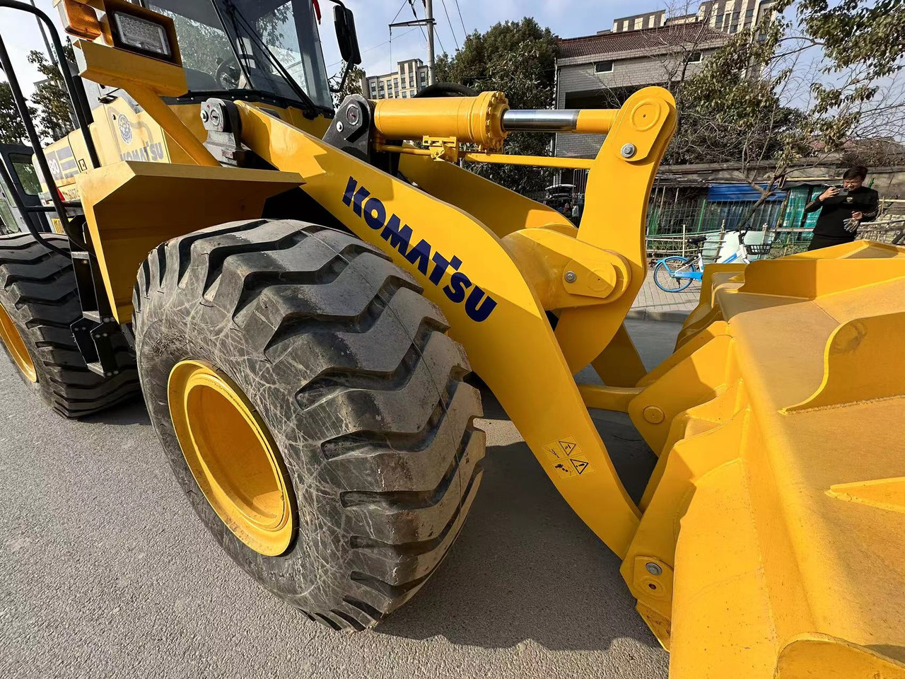 KOMATSU WA380 - Натоварувач на тркала: слика 3 KOMATSU WA380 - Натоварувач на тркала: слика 3