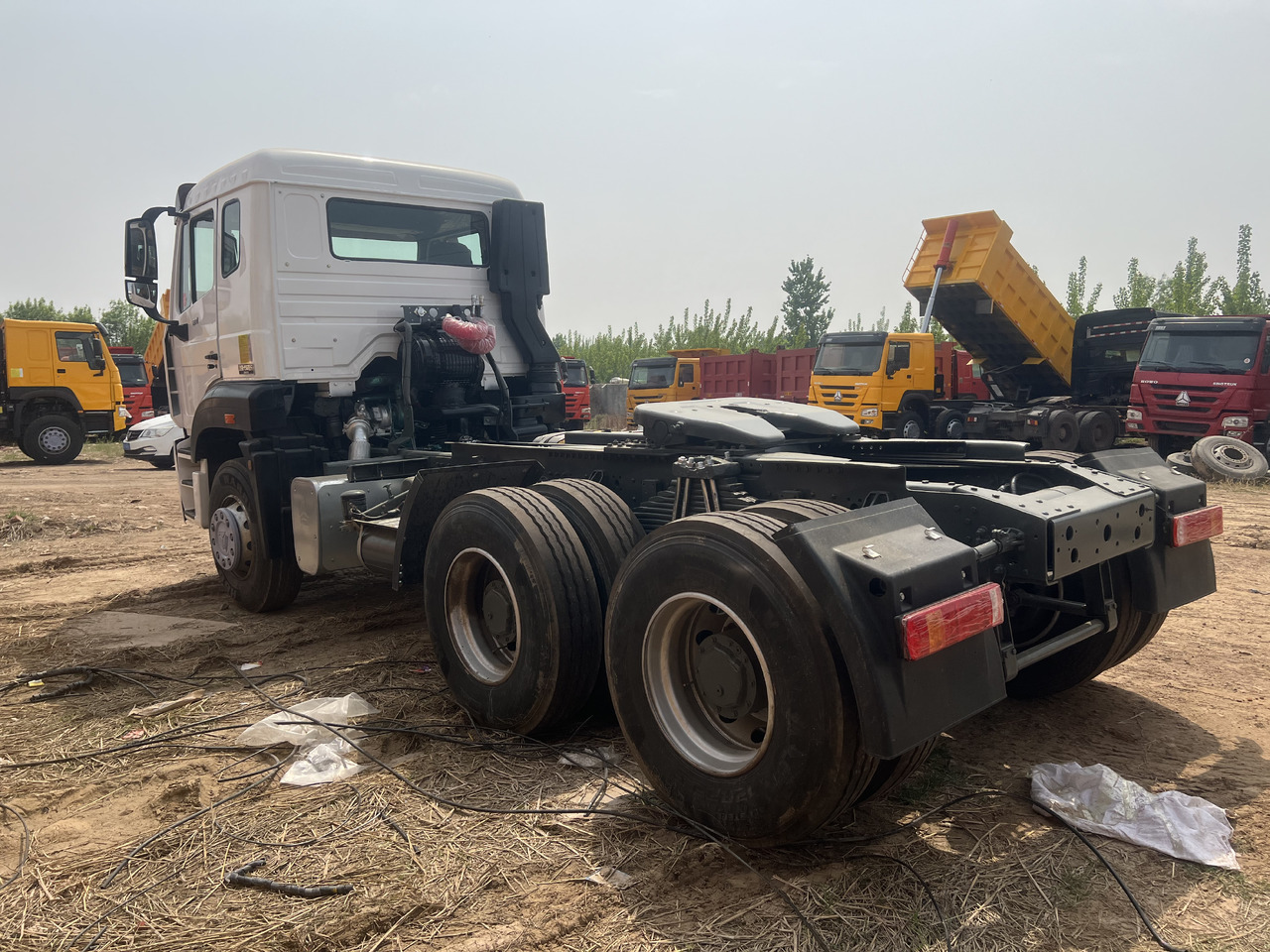 HOWO 371 SINOTRUK Tractor Head Light Truck Right Hand Drive - Камион влекач: слика 4 HOWO 371 SINOTRUK Tractor Head Light Truck Right Hand Drive - Камион влекач: слика 4