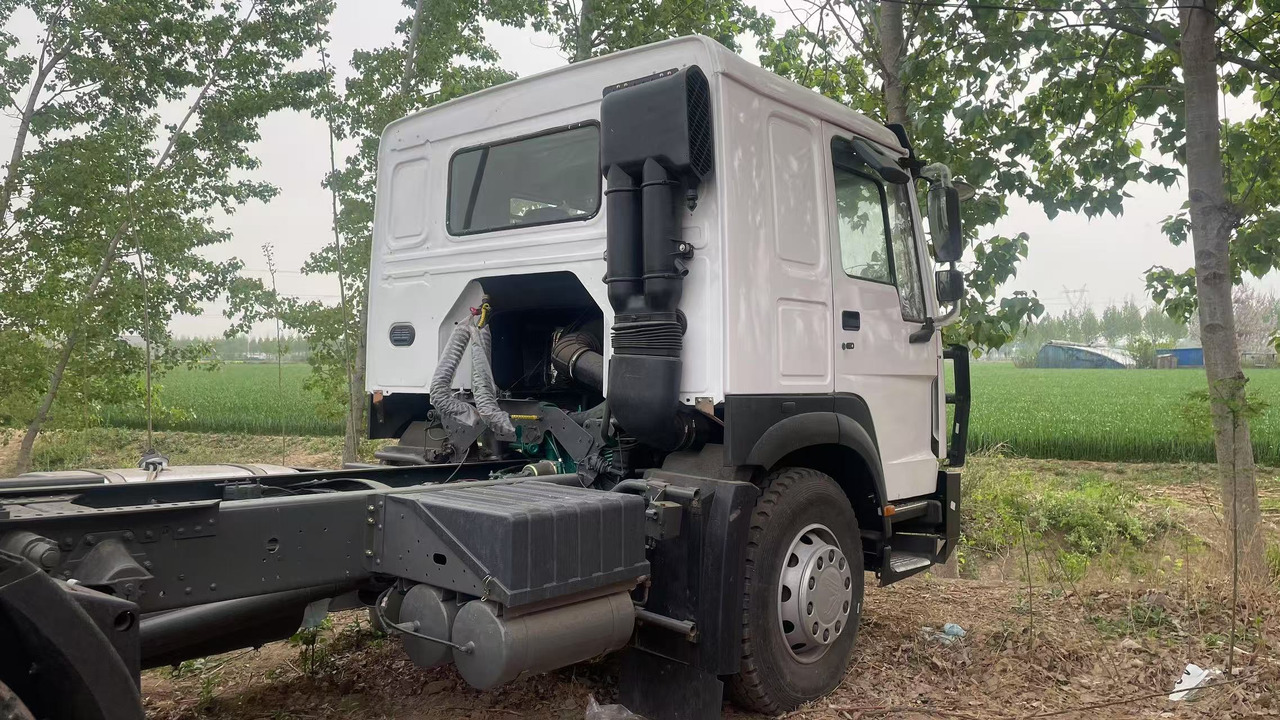 SINOTRUK HOWO 4*2 - Камион влекач: слика 5 SINOTRUK HOWO 4*2 - Камион влекач: слика 5