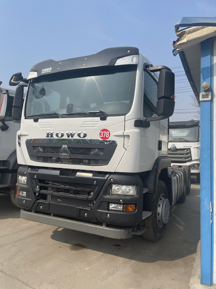 SINOTRUK HOWO 420HP TRACTOR HEAD - Камион влекач: слика 3 SINOTRUK HOWO 420HP TRACTOR HEAD - Камион влекач: слика 3