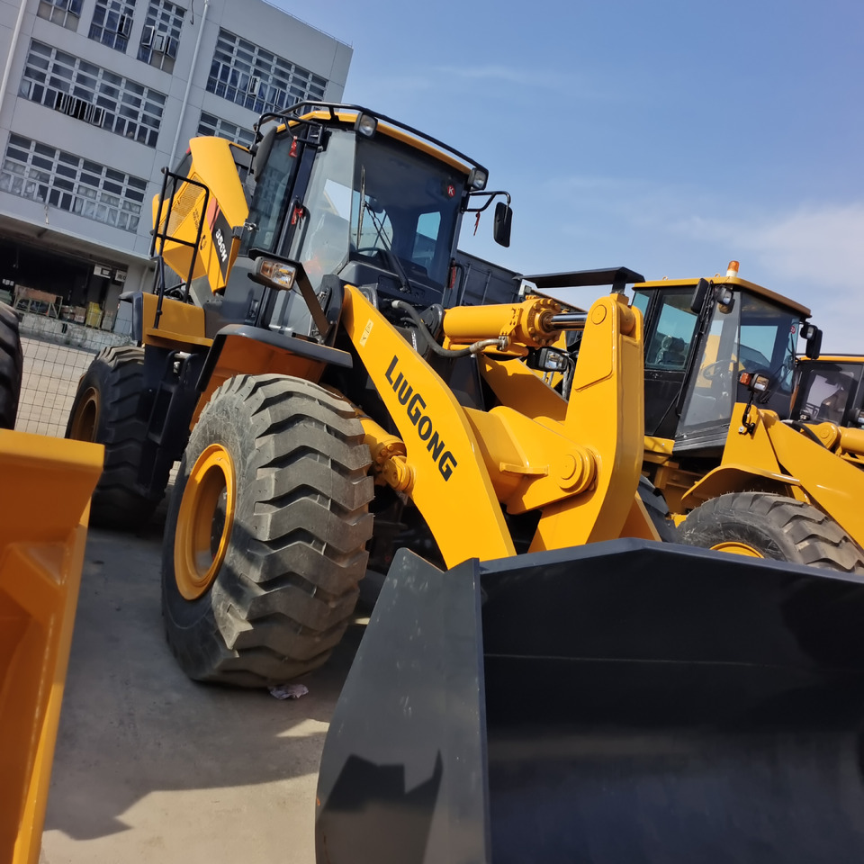 LIUGONG CLG 856H Clg862 6 Tons Front Wheel Loader Clg862h 856h Loaders with Good Condition Cheap Price for Sale - Натоварувач на тркала: слика 2 LIUGONG CLG 856H Clg862 6 Tons Front Wheel Loader Clg862h 856h Loaders with Good Condition Cheap Price for Sale - Натоварувач на тркала: слика 2