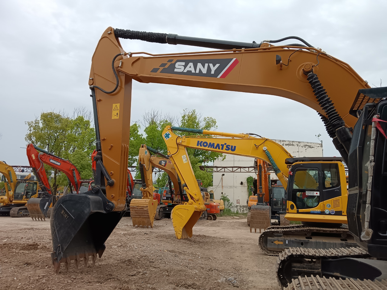 SANY SY 235H - Багер гасеничар: слика 2 SANY SY 235H - Багер гасеничар: слика 2
