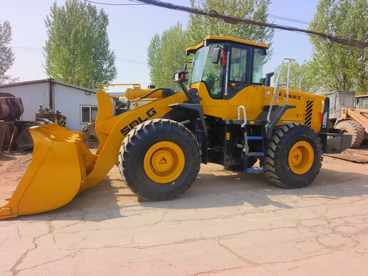 SDLG 956L WITH CAT ENGINE - Натоварувач на тркала: слика 2 SDLG 956L WITH CAT ENGINE - Натоварувач на тркала: слика 2