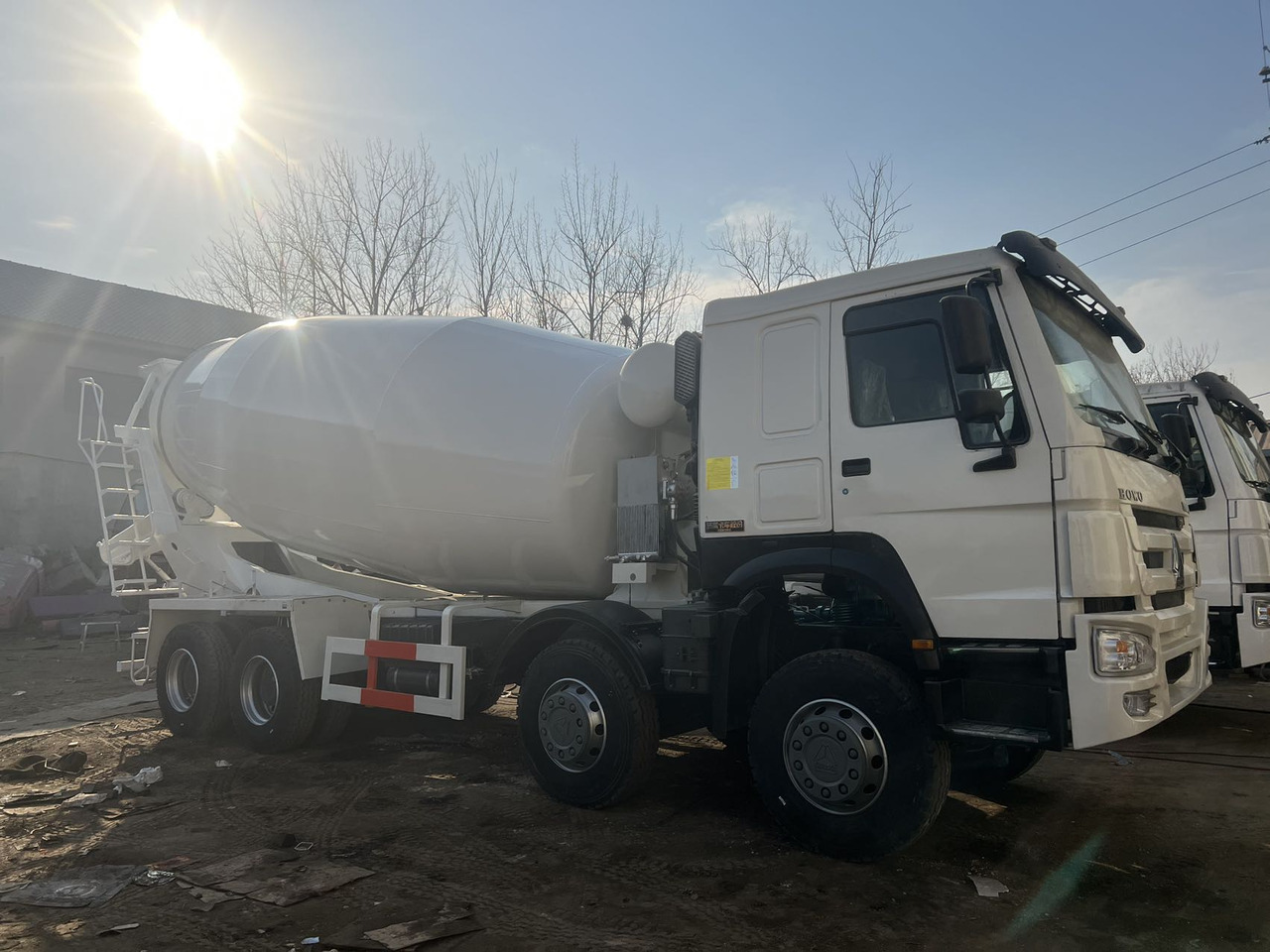 SINOTRUK HOWO 16 CBM CAPACITY - Камион миксер за бетон: слика 4 SINOTRUK HOWO 16 CBM CAPACITY - Камион миксер за бетон: слика 4