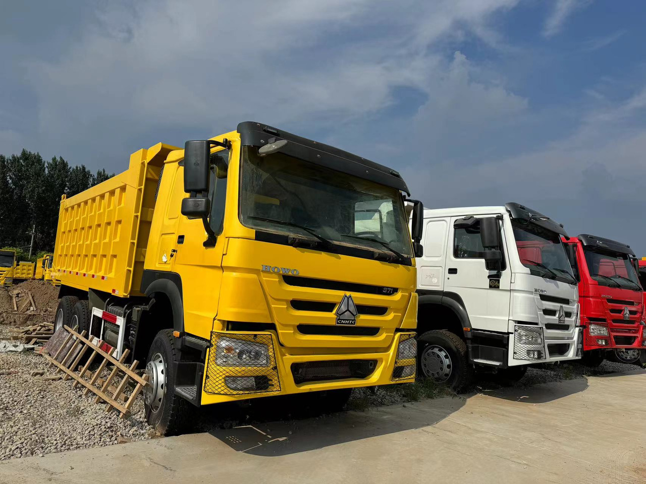 SINOTRUK HOWO 371 375 380 400 420 460 HP 6*4 10 TIRES - Кипер: слика 2 SINOTRUK HOWO 371 375 380 400 420 460 HP 6*4 10 TIRES - Кипер: слика 2