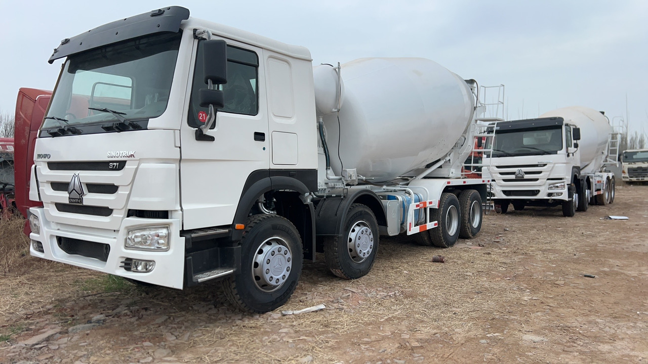SINOTRUK HOWO 371 8X4 16 Cubic Meter SINOTRUK Howo Concrete Mixer Truck - Мешалка за бетон: слика 1 SINOTRUK HOWO 371 8X4 16 Cubic Meter SINOTRUK Howo Concrete Mixer Truck - Мешалка за бетон: слика 1