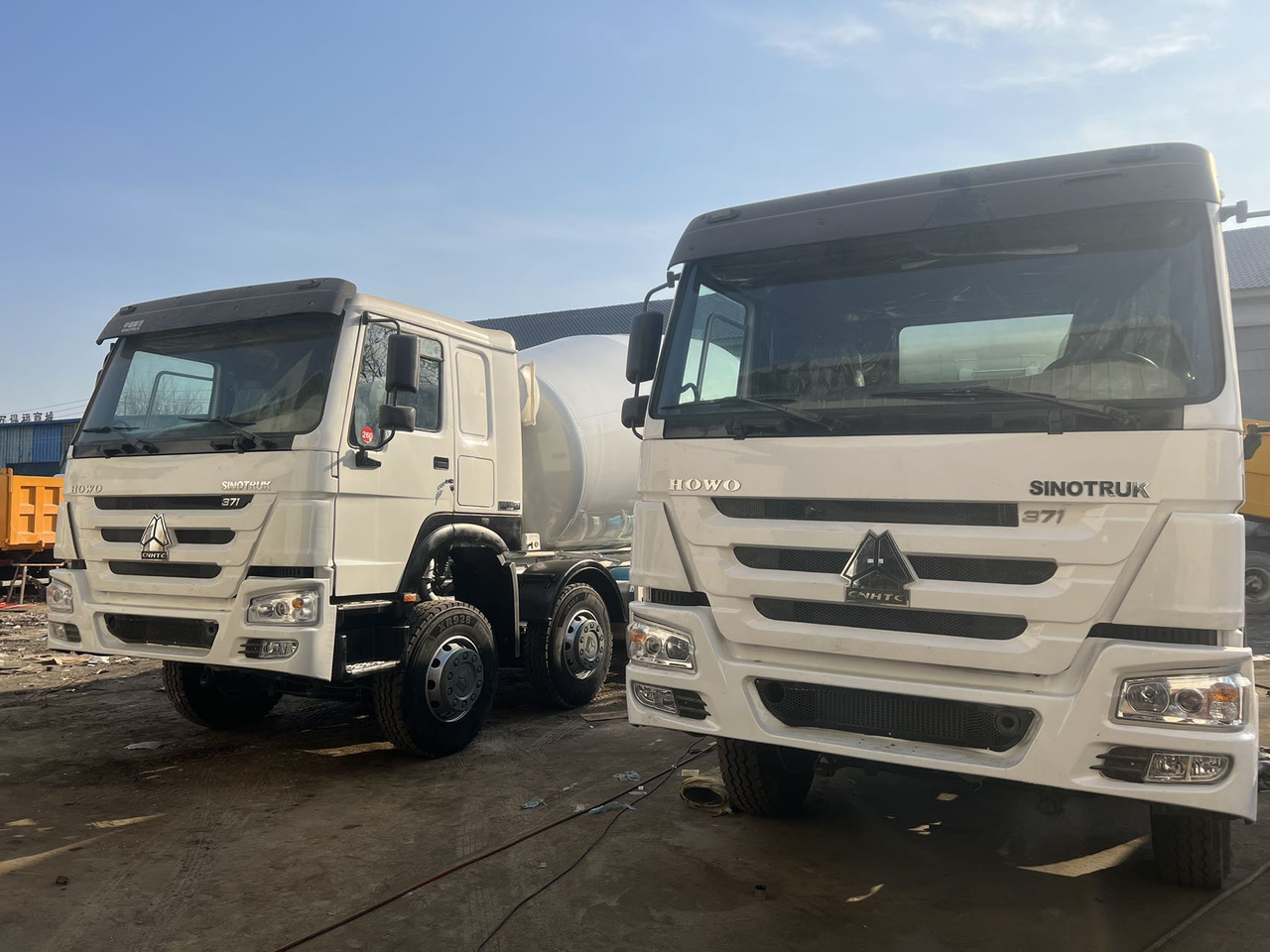 SINOTRUK HOWO 8*4 12 tires 16 CBM - Камион миксер за бетон: слика 3 SINOTRUK HOWO 8*4 12 tires 16 CBM - Камион миксер за бетон: слика 3