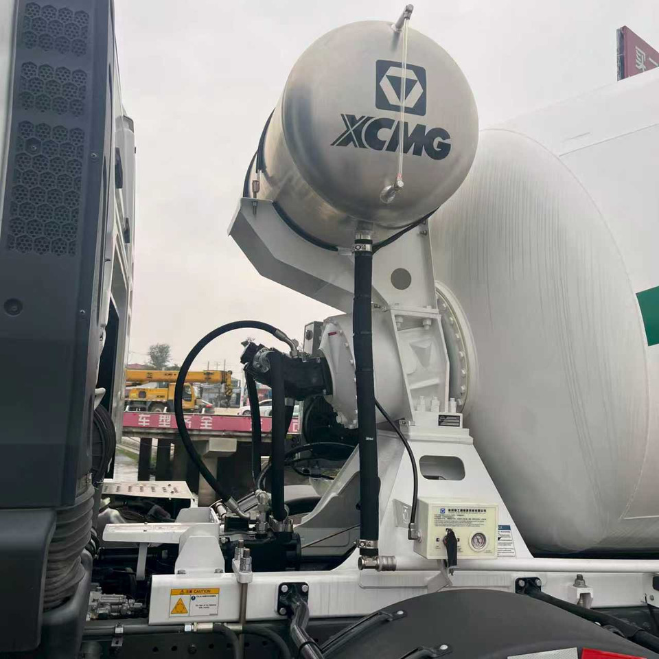 SINOTRUK HOWO TX350 Euro 5 STAGE Ⅴ - Камион миксер за бетон: слика 3 SINOTRUK HOWO TX350 Euro 5 STAGE Ⅴ - Камион миксер за бетон: слика 3