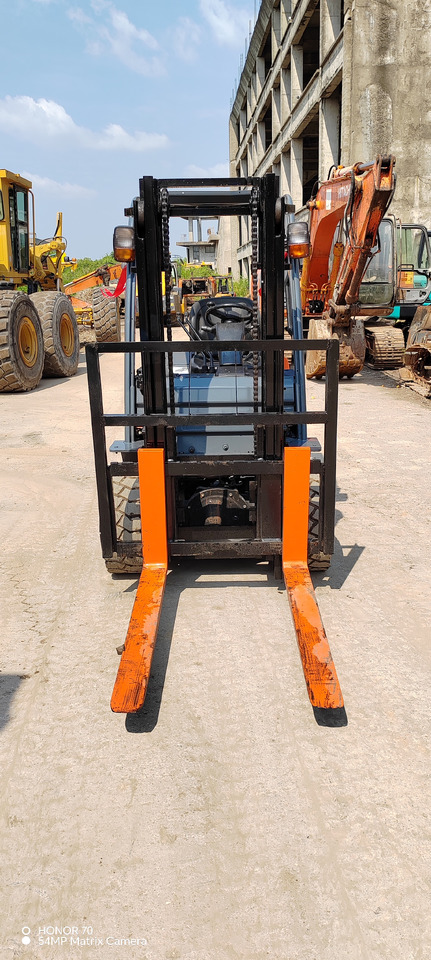 TOYOTA FD35 - Дизел вилушкар: слика 1 TOYOTA FD35 - Дизел вилушкар: слика 1