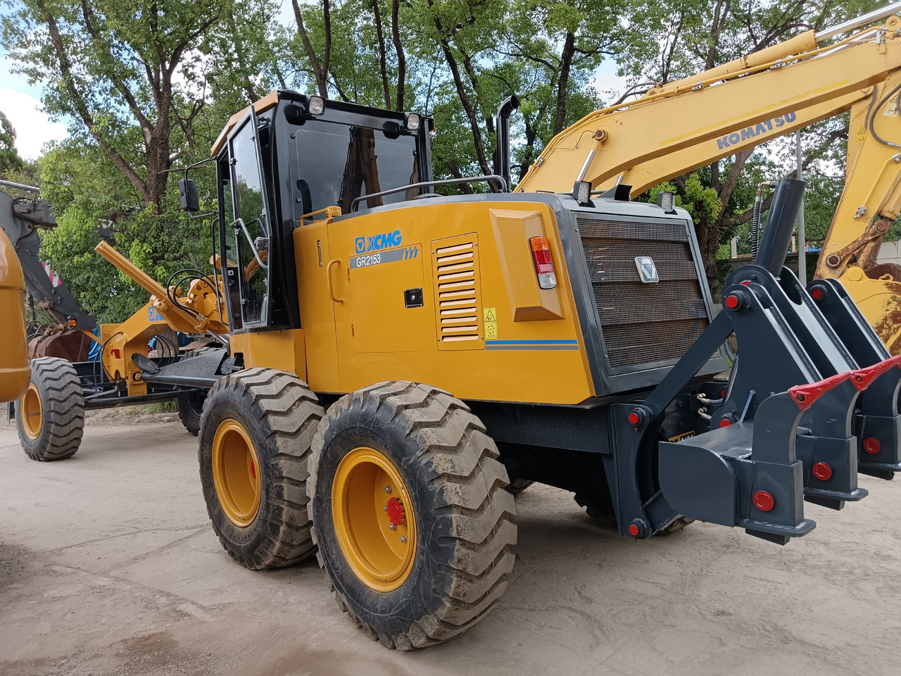XCMG GR2153 WITH RIPPER AND TWO BLADES - Порамнувач: слика 1 XCMG GR2153 WITH RIPPER AND TWO BLADES - Порамнувач: слика 1