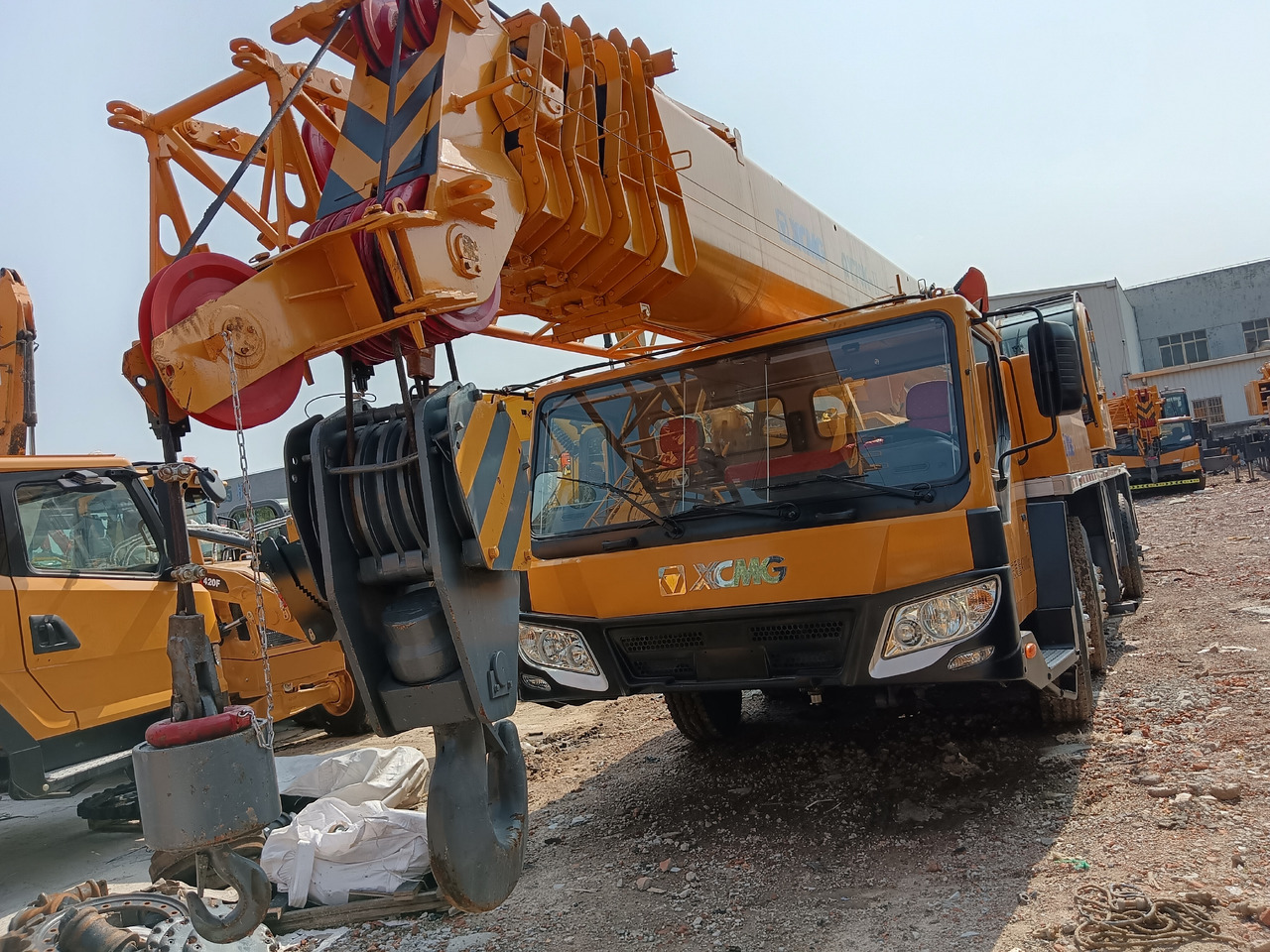 XCMG QY70K 70 TON - Мобилен кран: слика 2 XCMG QY70K 70 TON - Мобилен кран: слика 2