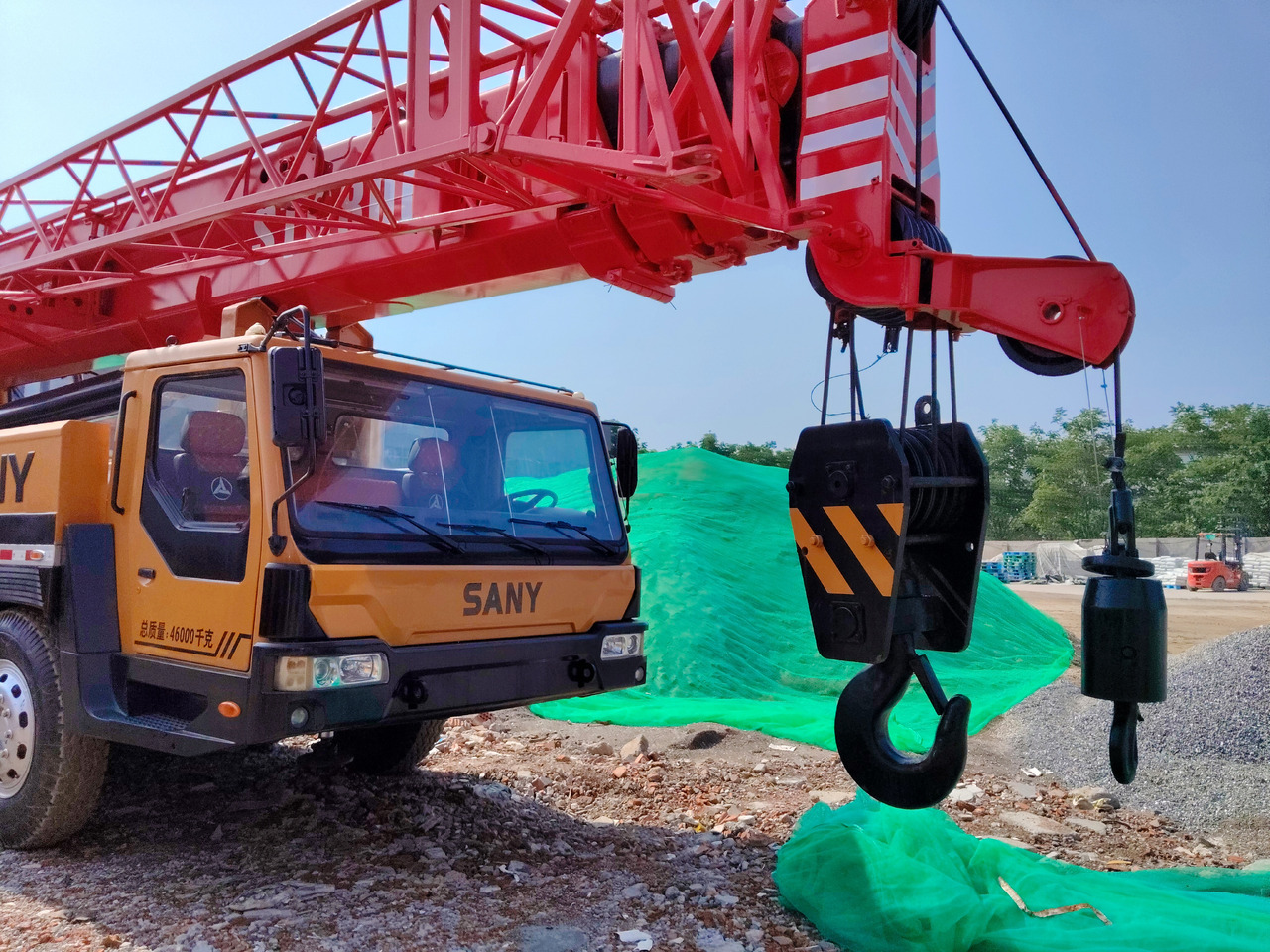 XCMG STC800 80 TON - Мобилен кран: слика 2 XCMG STC800 80 TON - Мобилен кран: слика 2