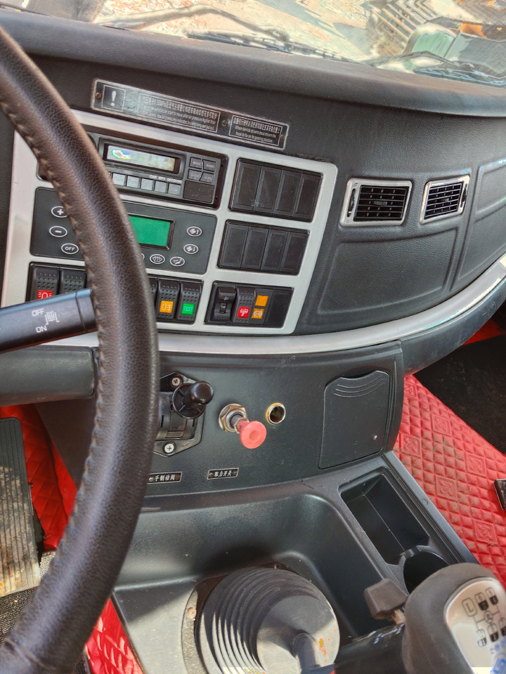 XCMG XCT50K - Мобилен кран: слика 4 XCMG XCT50K - Мобилен кран: слика 4