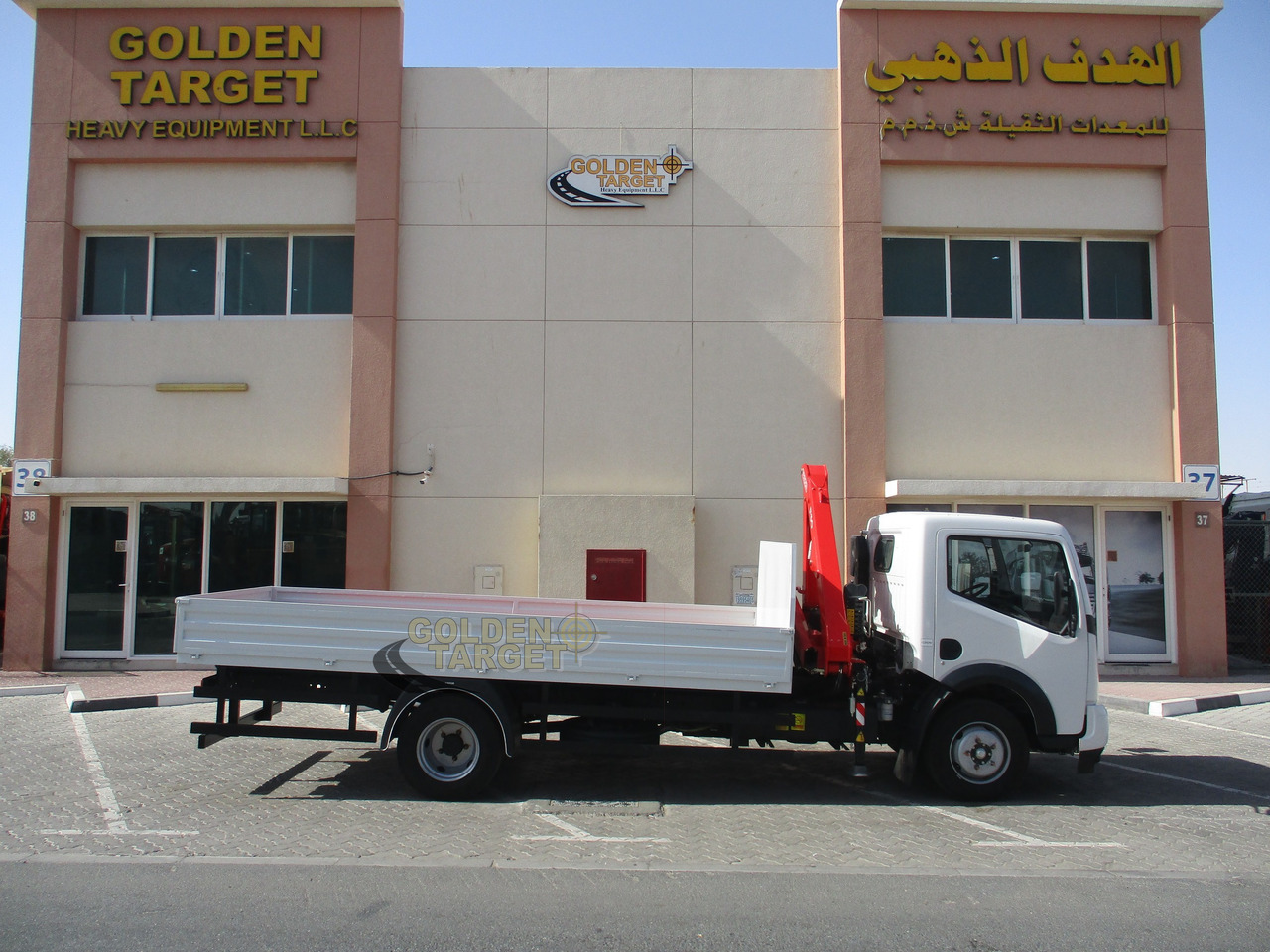 Ashok Leyland PARTNER LX 4x2 with Fassi F50A.022 Crane - Камион со кран: слика 5 Ashok Leyland PARTNER LX 4x2 with Fassi F50A.022 Crane - Камион со кран: слика 5