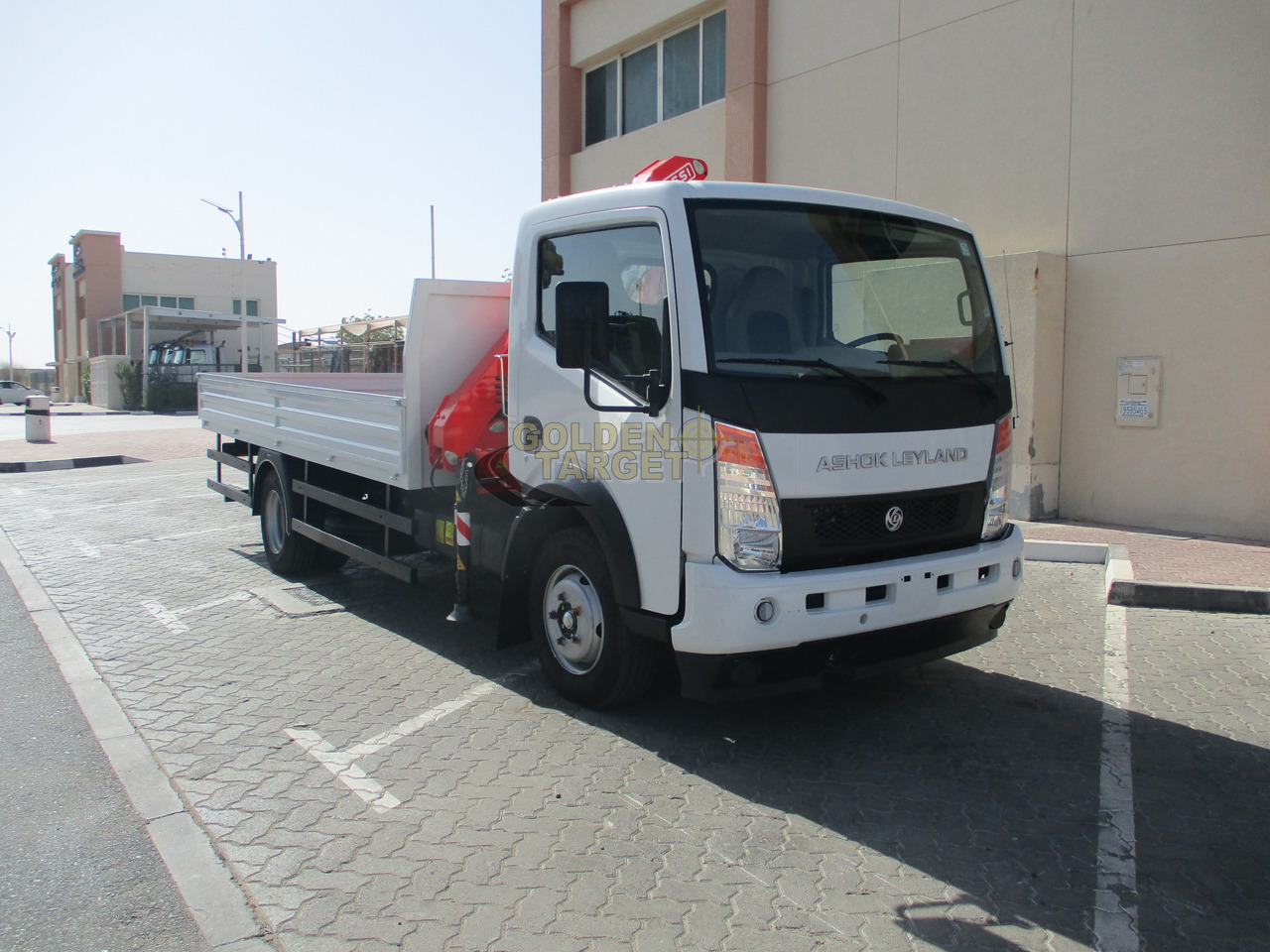 Ashok Leyland PARTNER LX 4x2 with Fassi F50A.022 Crane - Камион со кран: слика 1 Ashok Leyland PARTNER LX 4x2 with Fassi F50A.022 Crane - Камион со кран: слика 1