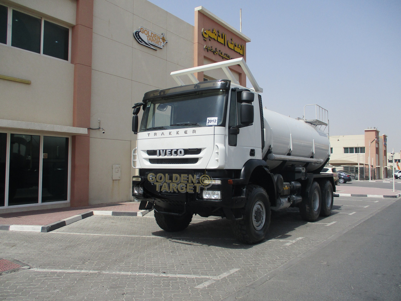 IVECO TRAKKER 380 6x6 Tanker - Камион цистерна: слика 2 IVECO TRAKKER 380 6x6 Tanker - Камион цистерна: слика 2