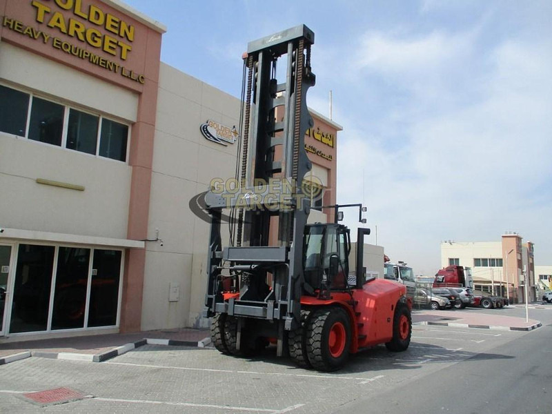 Linde - Ракувач со контејнери: слика 2 Linde - Ракувач со контејнери: слика 2