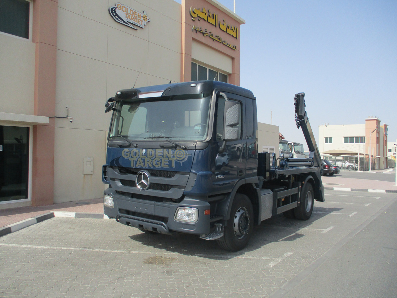 MERCEDES-BENZ Actros 1836 4x2 Skip Loader - Камион за подигање контејнери: слика 2 MERCEDES-BENZ Actros 1836 4x2 Skip Loader - Камион за подигање контејнери: слика 2