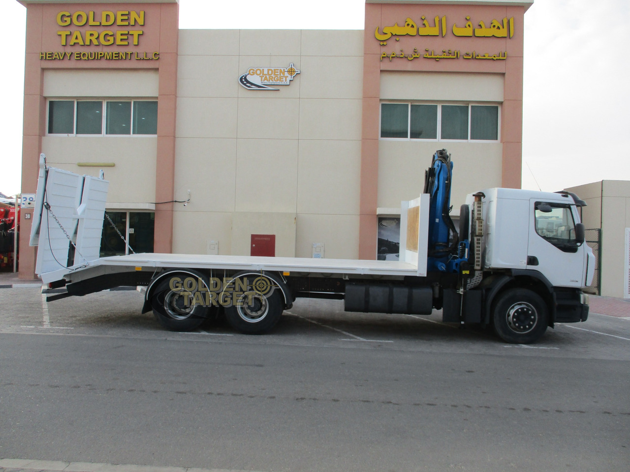 RENAULT Kerax 380 6×4 Crane Truck - Камион со кран: слика 5 RENAULT Kerax 380 6×4 Crane Truck - Камион со кран: слика 5