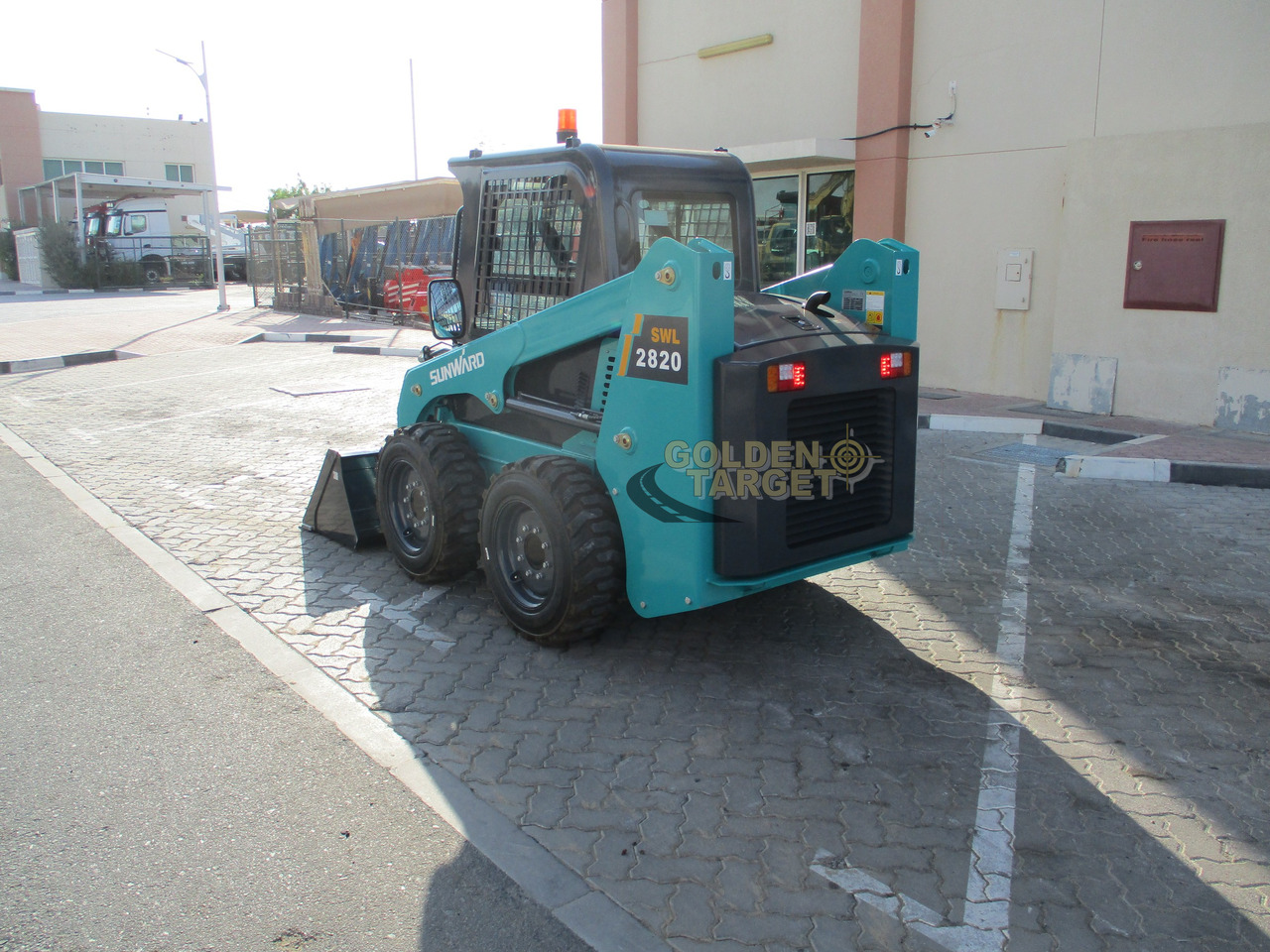 SUNWARD SWL2820 Skid Steer - Компактен натоварувач: слика 4 SUNWARD SWL2820 Skid Steer - Компактен натоварувач: слика 4