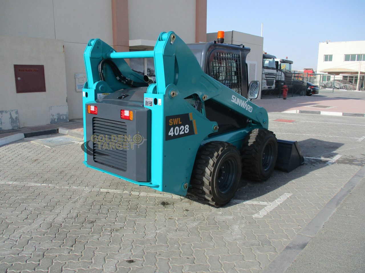 SUNWARD SWL4028 Skid Steer Loader - Компактен натоварувач: слика 3 SUNWARD SWL4028 Skid Steer Loader - Компактен натоварувач: слика 3