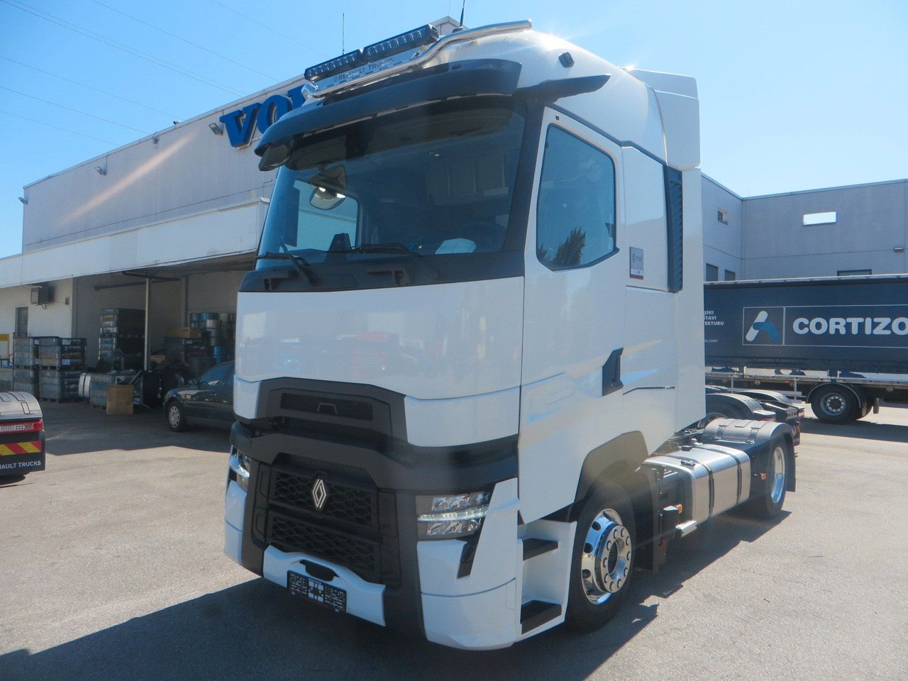 Renault T520 HSC 4x2Tractor mega NEW!! TOP EQUIPMENT - Камион влекач: слика 1 Renault T520 HSC 4x2Tractor mega NEW!! TOP EQUIPMENT - Камион влекач: слика 1