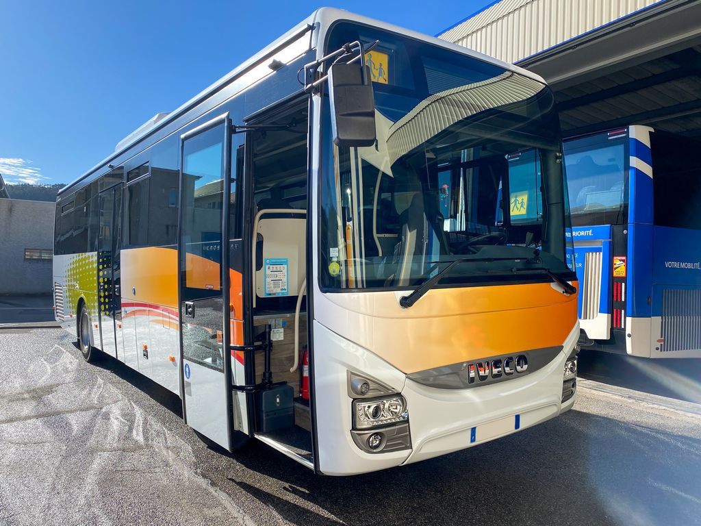 IVECO CROSSWAY 2020 10M60 - Приградски автобус: слика 1 IVECO CROSSWAY 2020 10M60 - Приградски автобус: слика 1