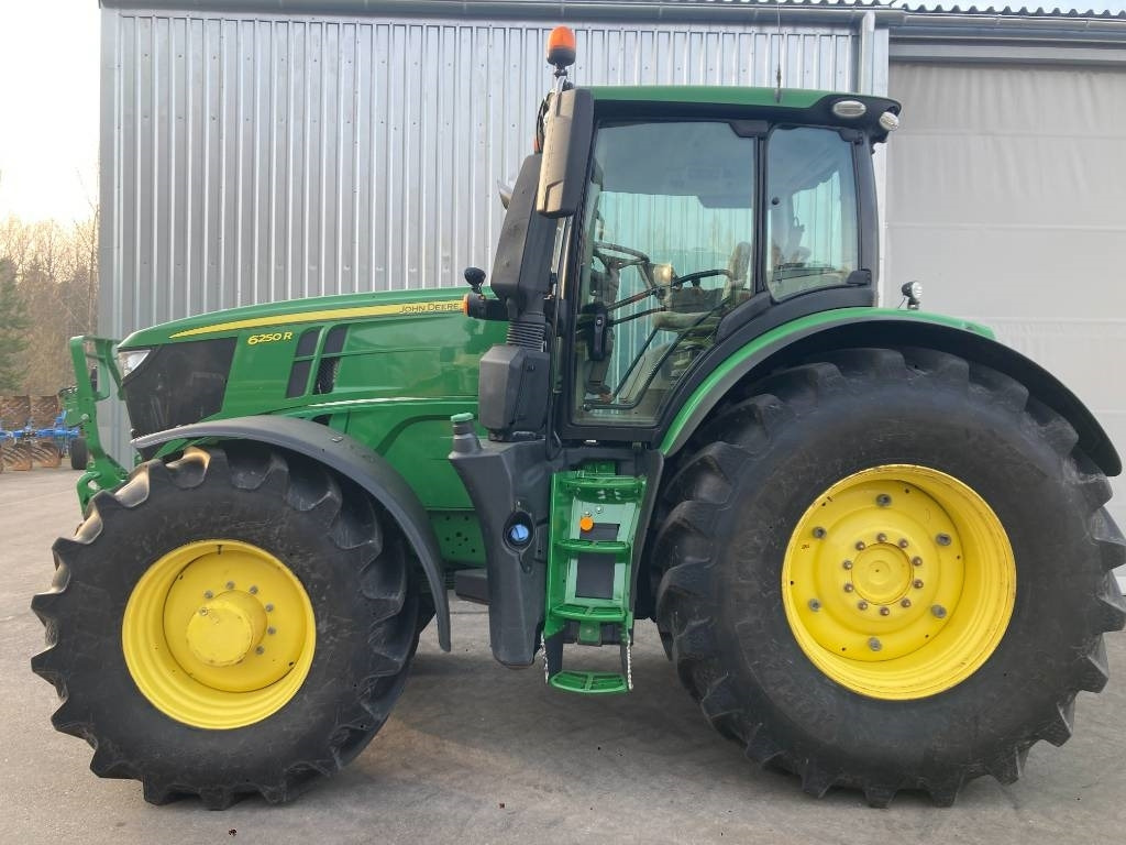 John Deere 6250 R - Трактор: слика 2 John Deere 6250 R - Трактор: слика 2