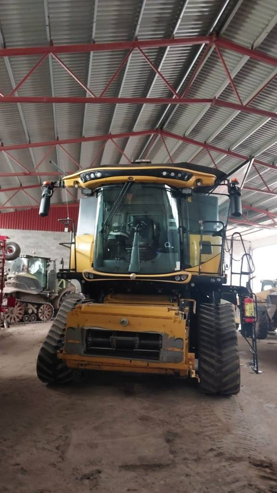 New Holland CR 9.90 - Комбајн: слика 2 New Holland CR 9.90 - Комбајн: слика 2