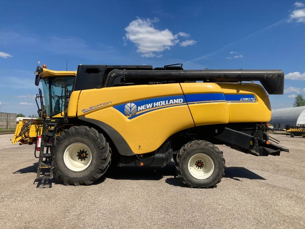 New Holland CX 8070 - Комбајн: слика 2 New Holland CX 8070 - Комбајн: слика 2
