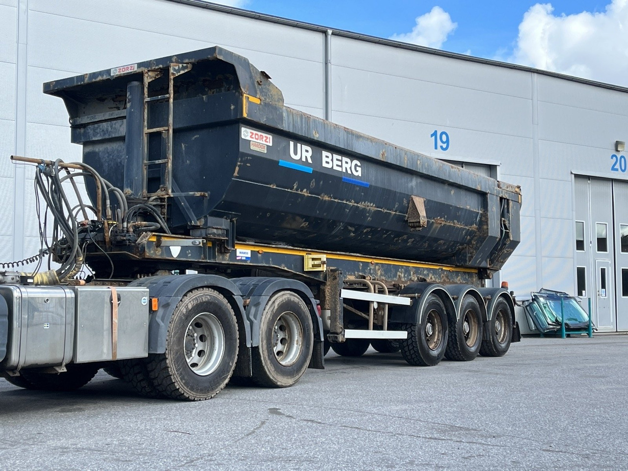 Schakttrailer Zorzi 2.0 SRL 36S 075 PRS -2015 | Reparationsobjekt - Кипер полуприколка: слика 1 Schakttrailer Zorzi 2.0 SRL 36S 075 PRS -2015 | Reparationsobjekt - Кипер полуприколка: слика 1