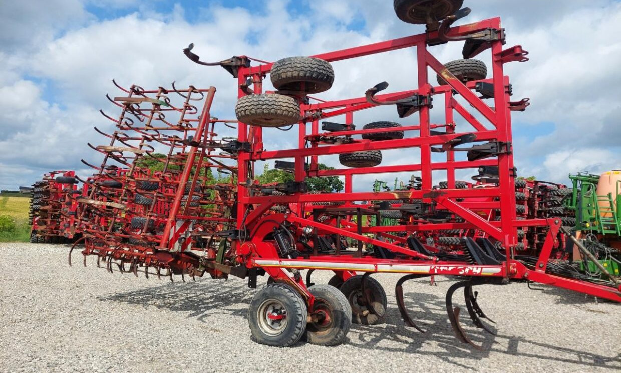 Horsch TERRANO 8 FG + Kverneland C - Ситнач: слика 1 Horsch TERRANO 8 FG + Kverneland C - Ситнач: слика 1