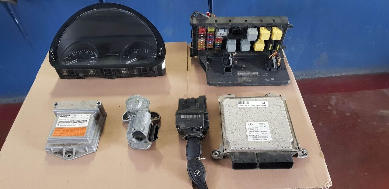 Delphi CRD2 .35 OM 651-SOLENOID Mercedes-Benz SPRIDER - Единица за контрола за Камион: слика 1 Delphi CRD2 .35 OM 651-SOLENOID Mercedes-Benz SPRIDER - Единица за контрола за Камион: слика 1