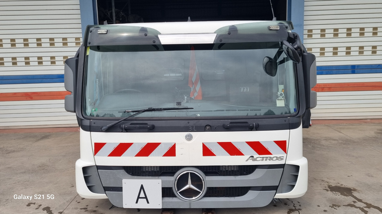 MERCEDES ACTROS  MP3  EURO 5 - Кабина: слика 2 MERCEDES ACTROS  MP3  EURO 5 - Кабина: слика 2
