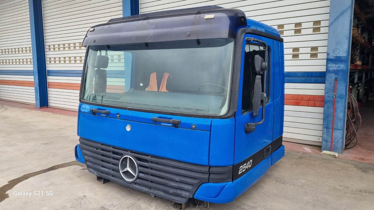MERCEDES-BENZ ACTROS MP1 - Кабина: слика 1 MERCEDES-BENZ ACTROS MP1 - Кабина: слика 1