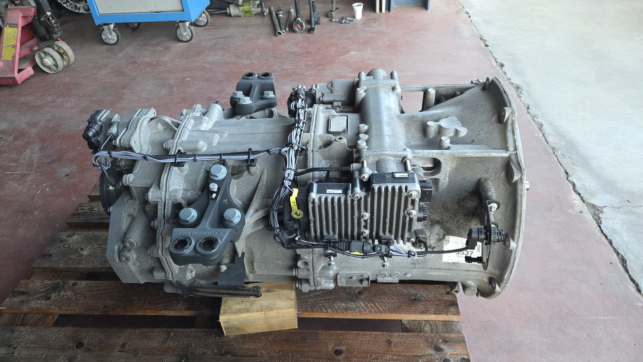 MERCEDES-BENZ G211-12 ACTROS MP3 - Менувач: слика 4 MERCEDES-BENZ G211-12 ACTROS MP3 - Менувач: слика 4