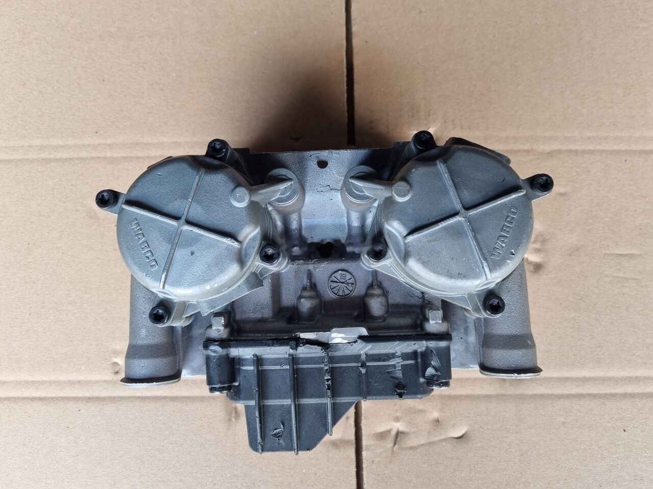 WABCO 4801060050 Mercedes-Benz ACTROS MP4 EURO 6 - Единица за контрола за Камион: слика 4 WABCO 4801060050 Mercedes-Benz ACTROS MP4 EURO 6 - Единица за контрола за Камион: слика 4