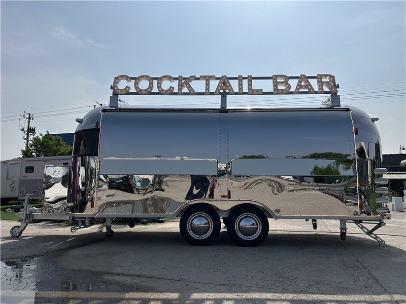 Cocktails Food Trailer Airstream Beer Food Truck - Приколка за продажба на добра: слика 4 Cocktails Food Trailer Airstream Beer Food Truck - Приколка за продажба на добра: слика 4