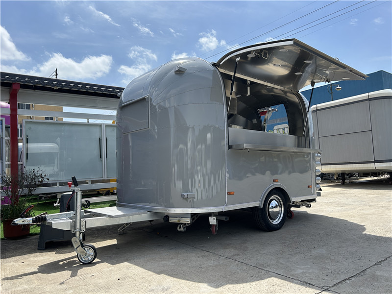 Small Food Trailer Crepes, Gelato & More | European Street Food Truck - Приколка за продажба на добра: слика 2 Small Food Trailer Crepes, Gelato & More | European Street Food Truck - Приколка за продажба на добра: слика 2